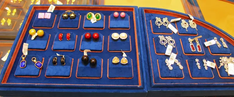 Studs & Ear Tops at Jewelo Ranchi